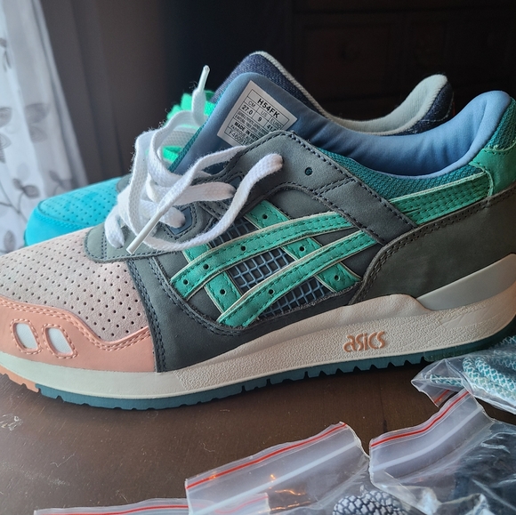Asics - Picture 3 of 4